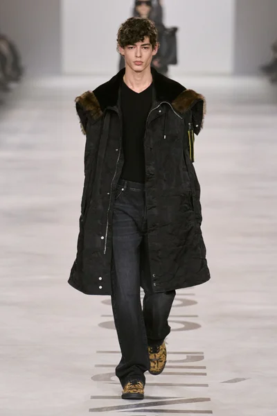 Look 54
